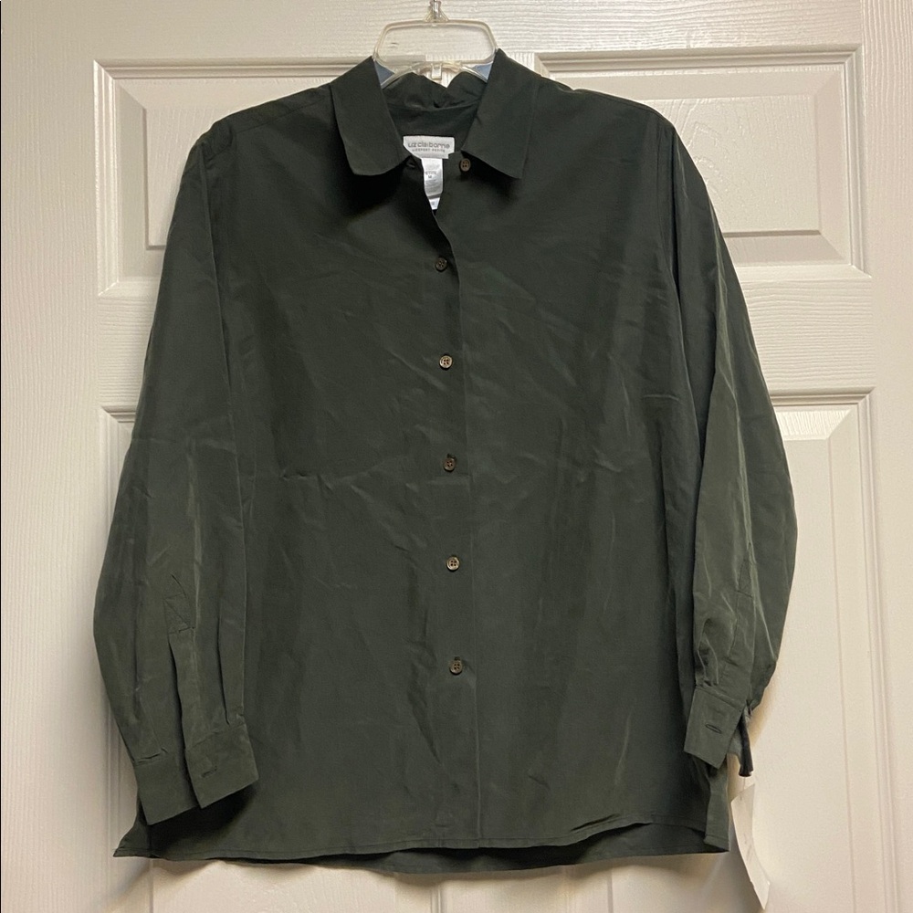 Liz Claiborne Dark Green women’s shirt
